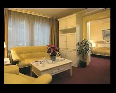 St Aparthotel